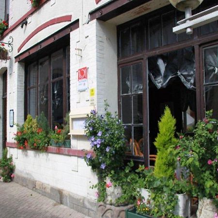 Logis Hotel Et Restaurant Du Dauphin Sées 외부 사진
