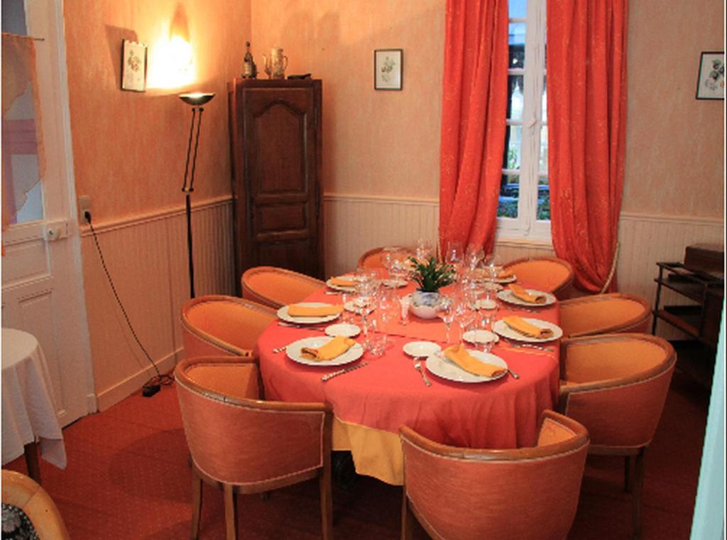 Logis Hotel Et Restaurant Du Dauphin Sées 외부 사진