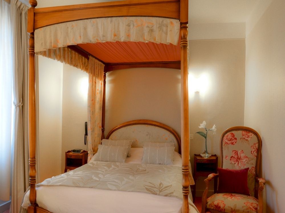 Logis Hotel Et Restaurant Du Dauphin Sées 외부 사진