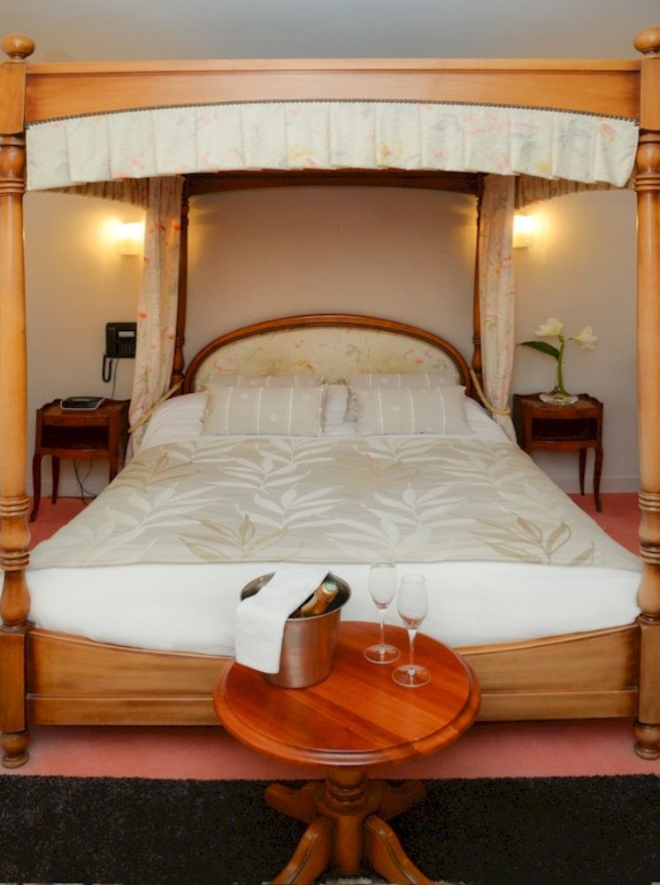 Logis Hotel Et Restaurant Du Dauphin Sées 외부 사진