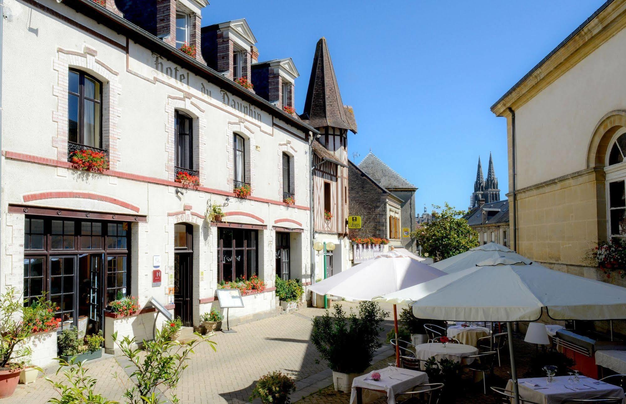 Logis Hotel Et Restaurant Du Dauphin Sées 외부 사진